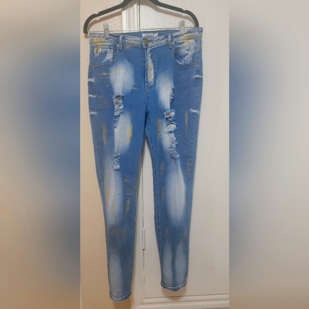 K JORDAN DISTRESSED/RIPPED JEANS w/ GOLD STREAKS/ACCENTS